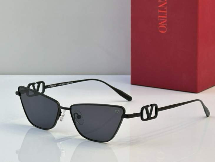 Picture of Valentino Sunglasses _SKUfw65043866fw